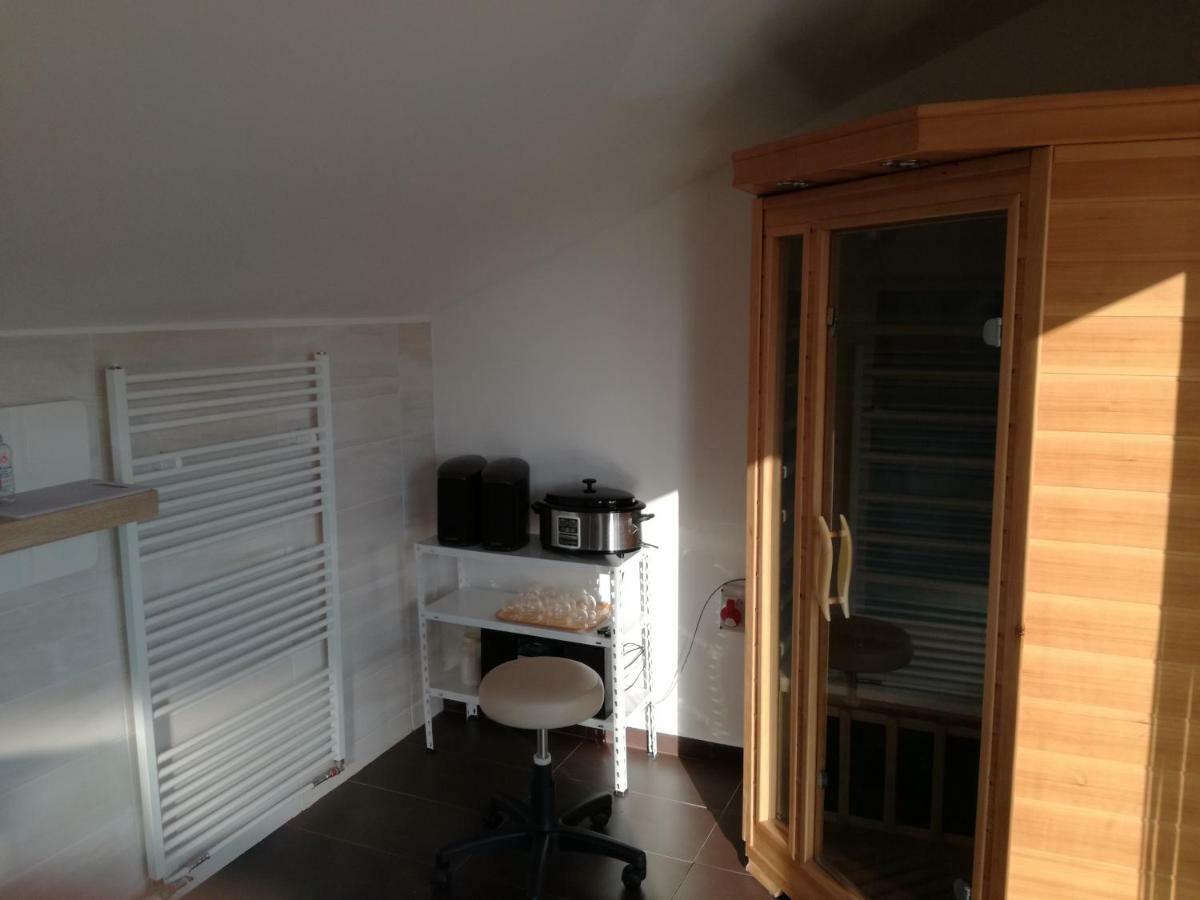 Apartman Kotva Patince Eksteriør billede